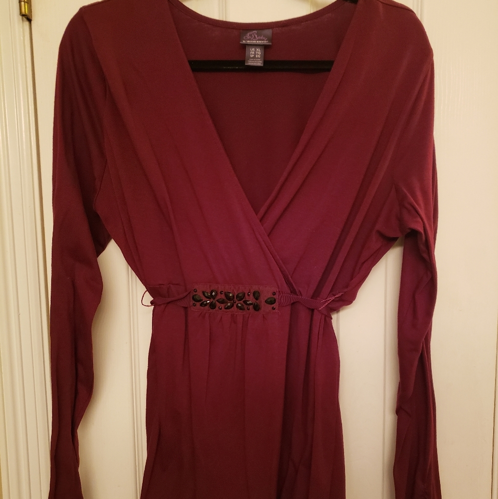 Long sleeve maternity top with tie back